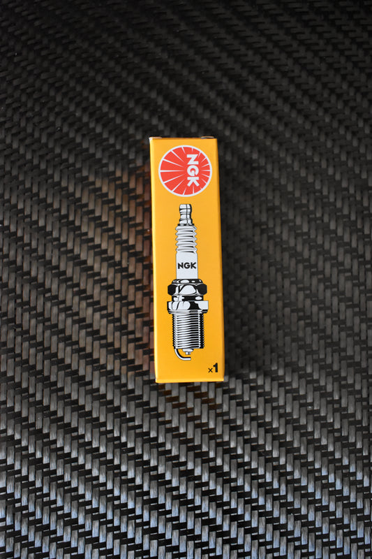 CMB 27 SPARKPLUG